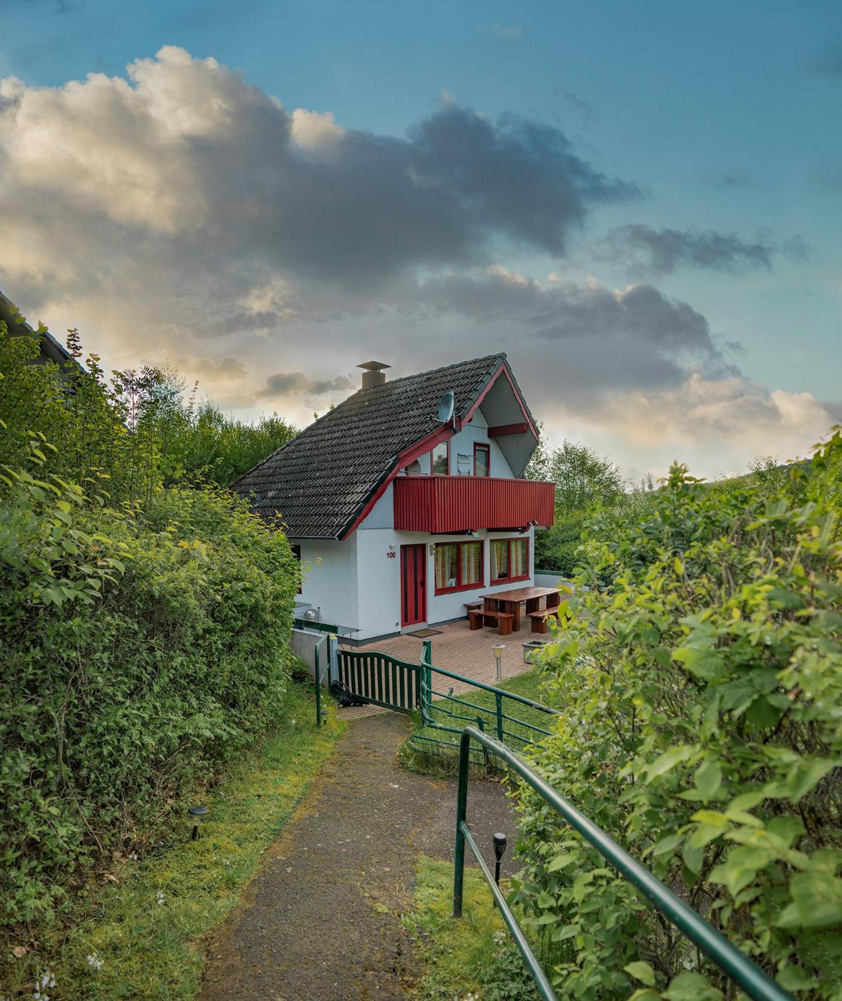 Fh "Baeren Ecke" Am See Im Hessischen Bergland Kirchheim  Exterior photo